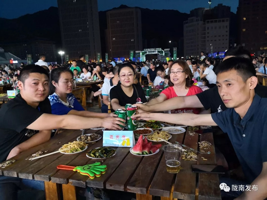 好嗨喲！隴南第一屆青島啤酒節(jié)開幕啦，為期8天